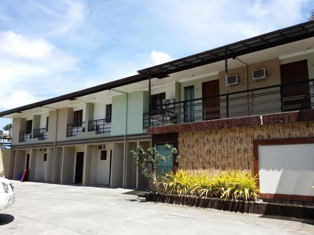 Quezon Premier Hotel Lucena Luaran gambar