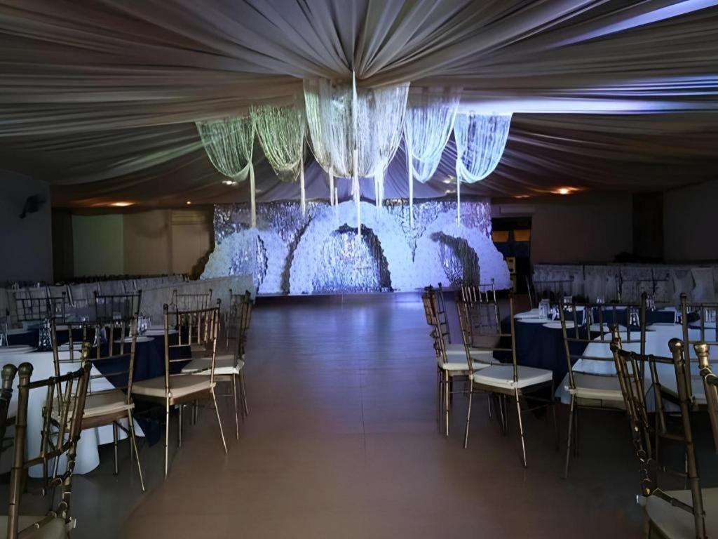 Quezon Premier Hotel Lucena Luaran gambar