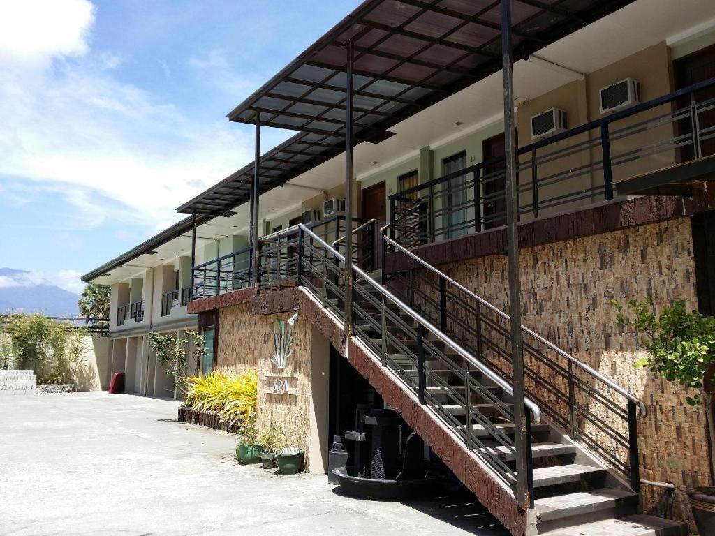 Quezon Premier Hotel Lucena Luaran gambar